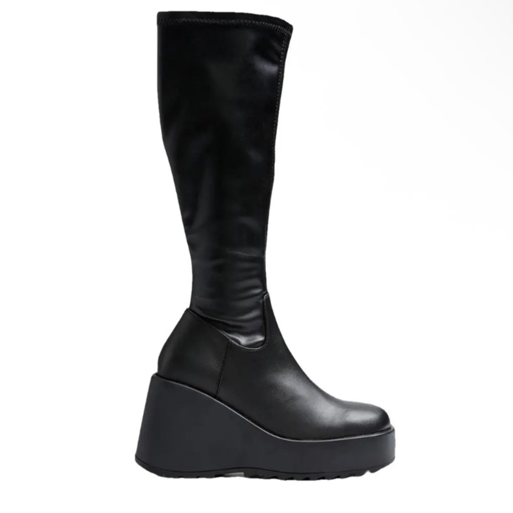 Steve Madden Black Platform Leather Boots